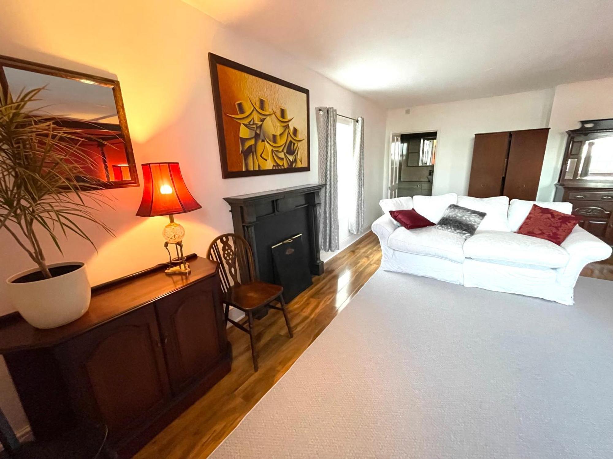 Spacious 3 Bedroom Garden Apartment In Snowdonia National Park Garndolbenmaen Bagian luar foto